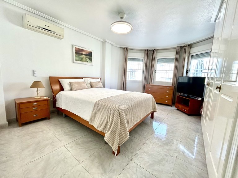 Villa for Sale in Inland Pinar De Campoverde, Alicante 24