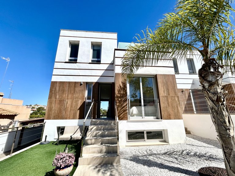 Villa for Sale in Costa Blanca Villamartin, Alicante 40