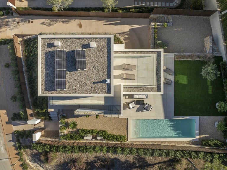 Villa for Sale in Las Colinas Golf Resort, Las Colinas Golf, Alicante 1