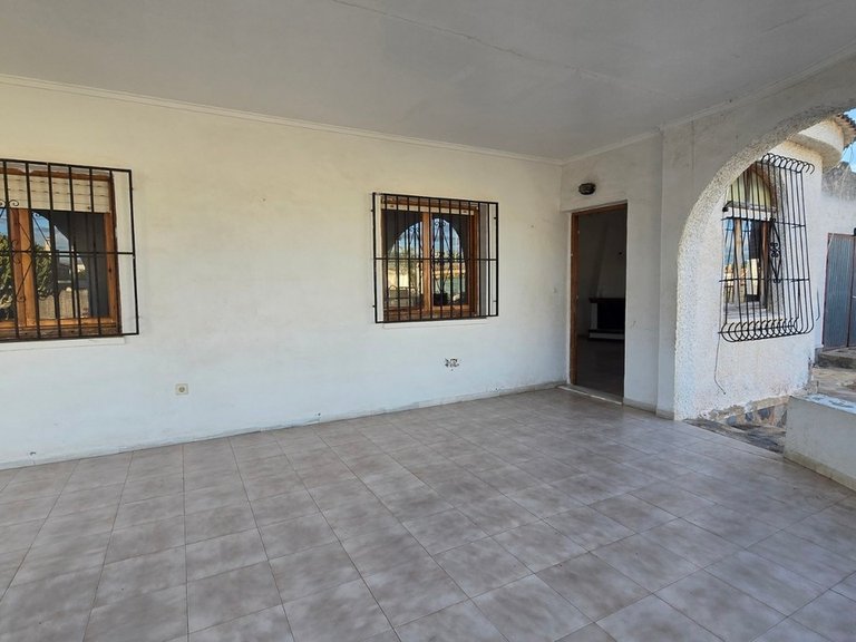 Villa for Sale in El Chaparral, Alicante 5