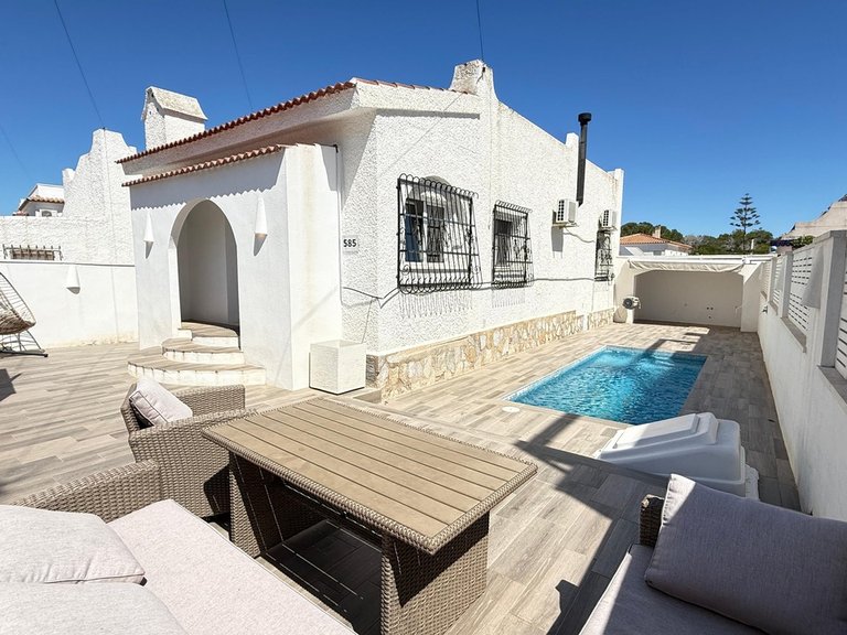 Villa for Sale in Villamartin, Alicante 32