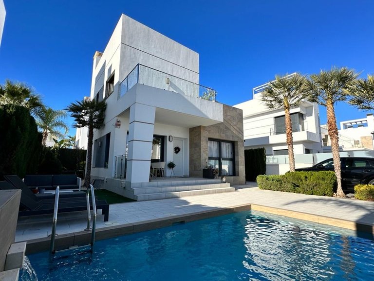 Villa for Sale in Ciudad Quesada, Alicante 1