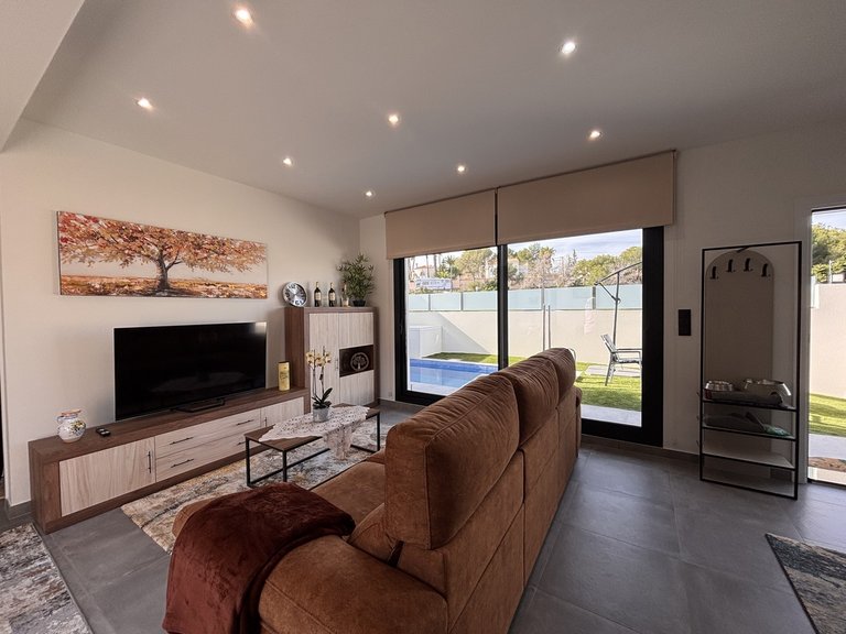 Villa for Sale in Costa Blanca Villamartin, Alicante 12