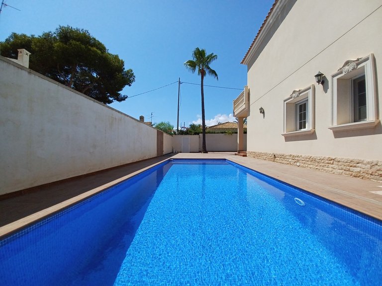 Villa for Sale in Cabo Roig, Alicante 9