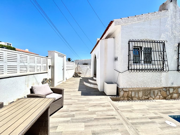 Villa for Sale in Villamartin, Alicante 31