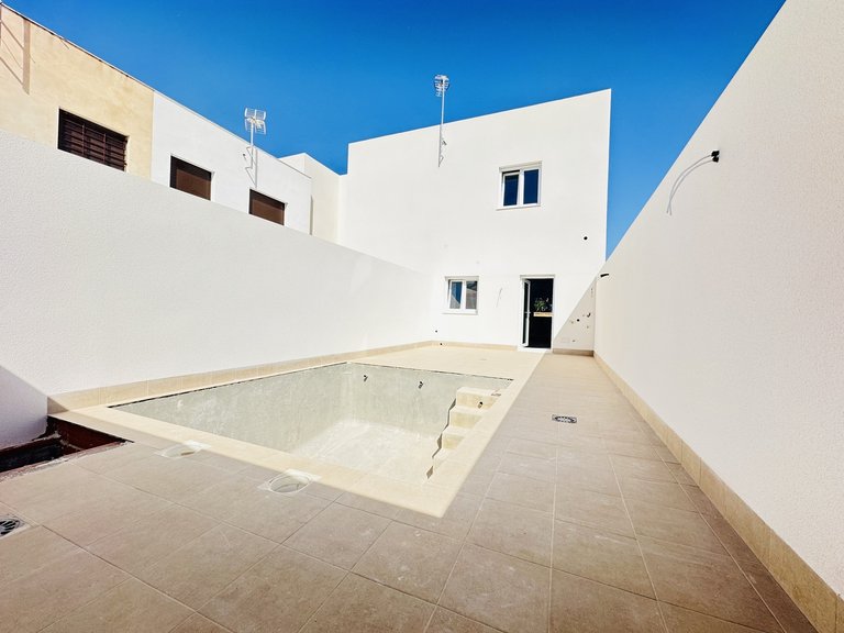 Villa for Sale in Pilar De La Horadada, Alicante 3