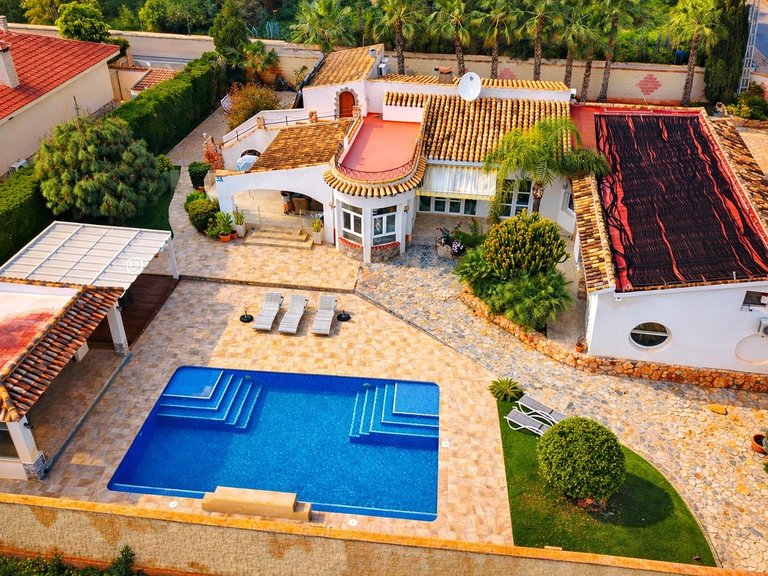 Villa for Sale in Costa Blanca Cabo Roig, Alicante 2