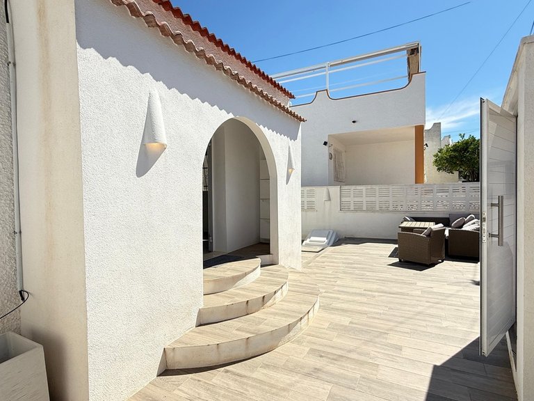 Villa for Sale in Villamartin, Alicante 29