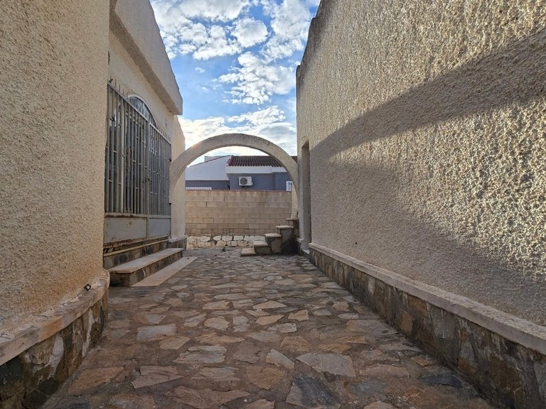 Villa for Sale in El Chaparral, Alicante 25