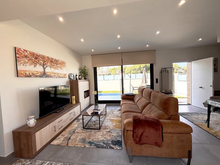 Villa for Sale in Villamartin, Alicante 13