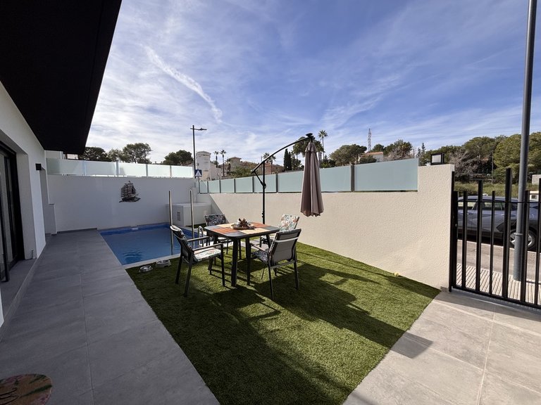 Villa for Sale in Costa Blanca Villamartin, Alicante 6