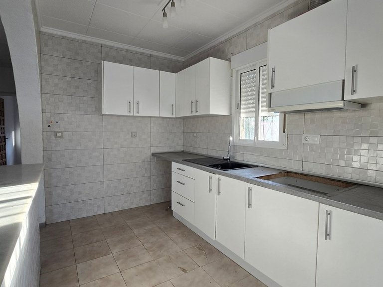 Villa for Sale in El Chaparral, Alicante 9