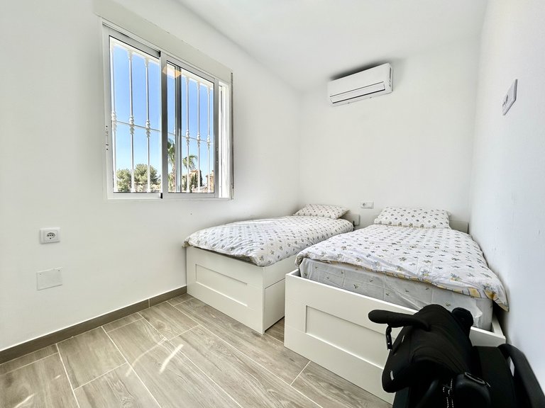 Villa for Sale in Costa Blanca Villamartin, Alicante 11