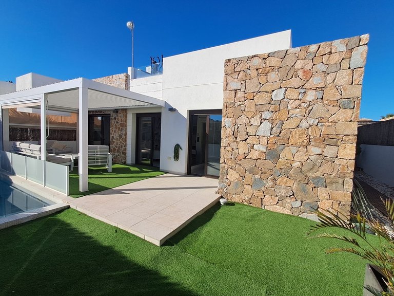 Villa for Sale in Costa Blanca Cabo Roig, Alicante 18