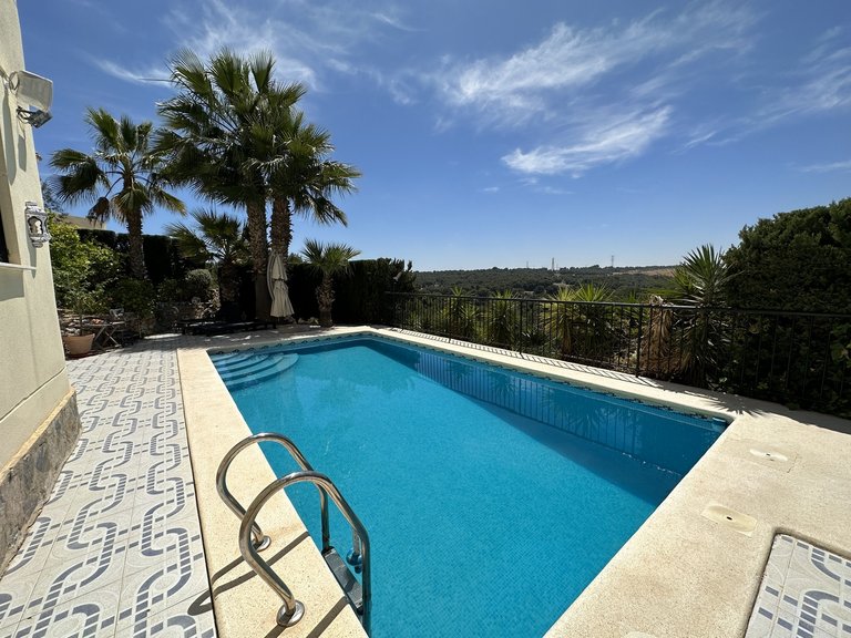 Villa for Sale in Orihuela, Alicante 3