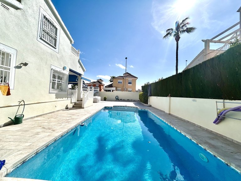 Villa for Sale in Inland Pinar De Campoverde, Alicante 31