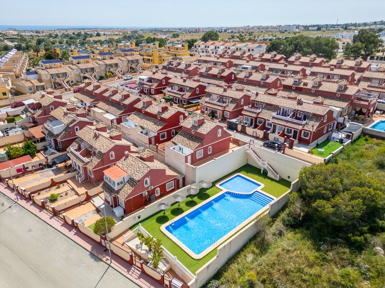 Town House for Sale in Costa Blanca Villamartin, Alicante 25