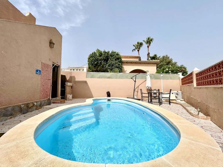 Villa for Sale in Villamartin, Alicante 17