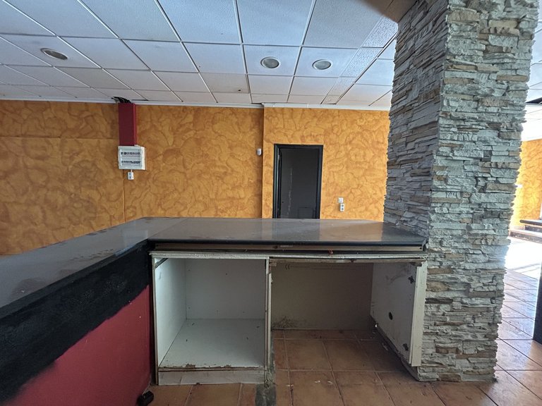 Commercial for Sale in Villamartin, Alicante 14