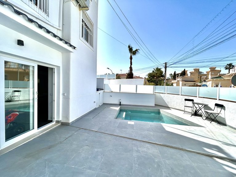 Villa for Sale in Costa Blanca Villamartin, Alicante 29