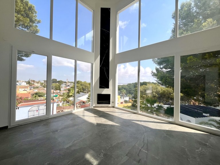 Villa for Sale in Costa Blanca Los Balcones, Alicante 5