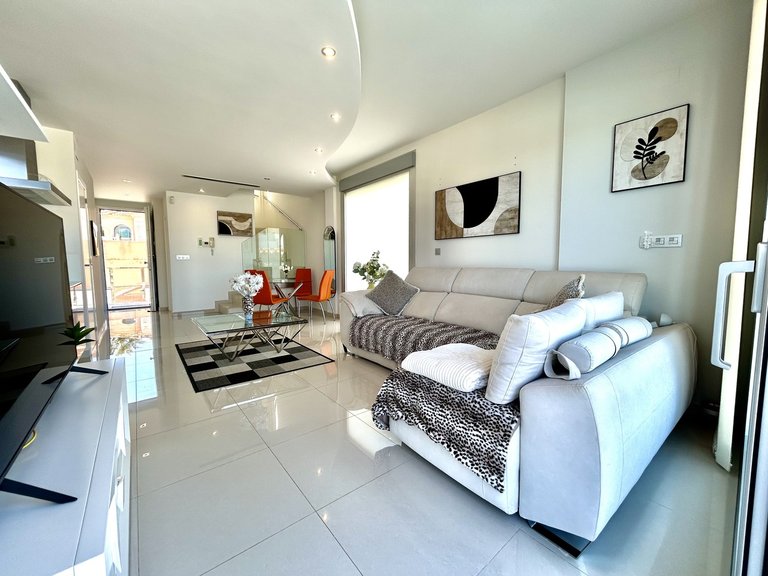 Villa for Sale in Costa Blanca Villamartin, Alicante 5