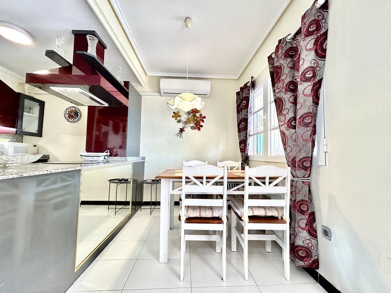 Apartment for Sale in Los Altos, Alicante 12