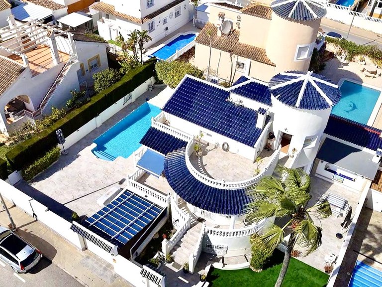 Villa for Sale in Inland Pinar De Campoverde, Alicante 4