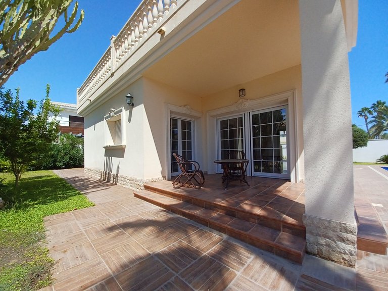 Villa for Sale in Cabo Roig, Alicante 4