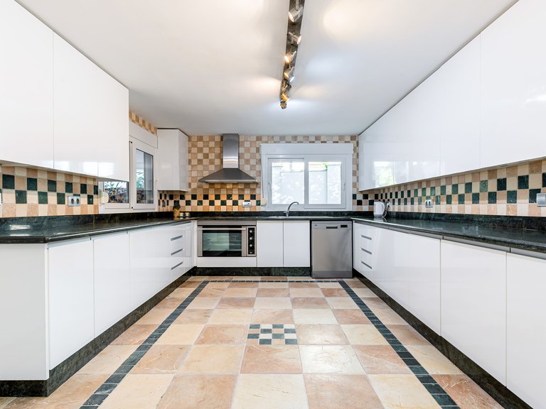 Villa for Sale in Dehesa De Campoamor, Alicante 13