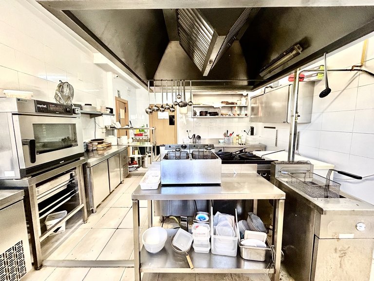 Commercial for Sale in Costa Blanca Cabo Roig, Alicante 33