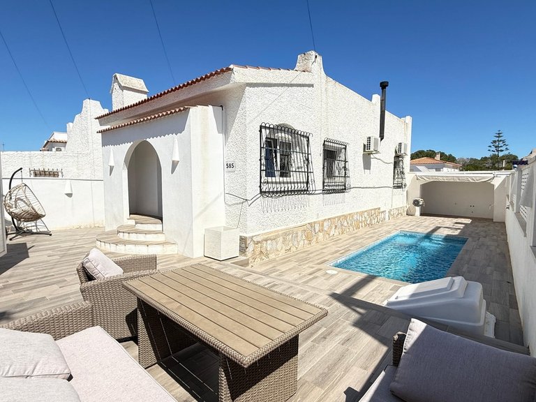 Villa for Sale in Villamartin, Alicante 28