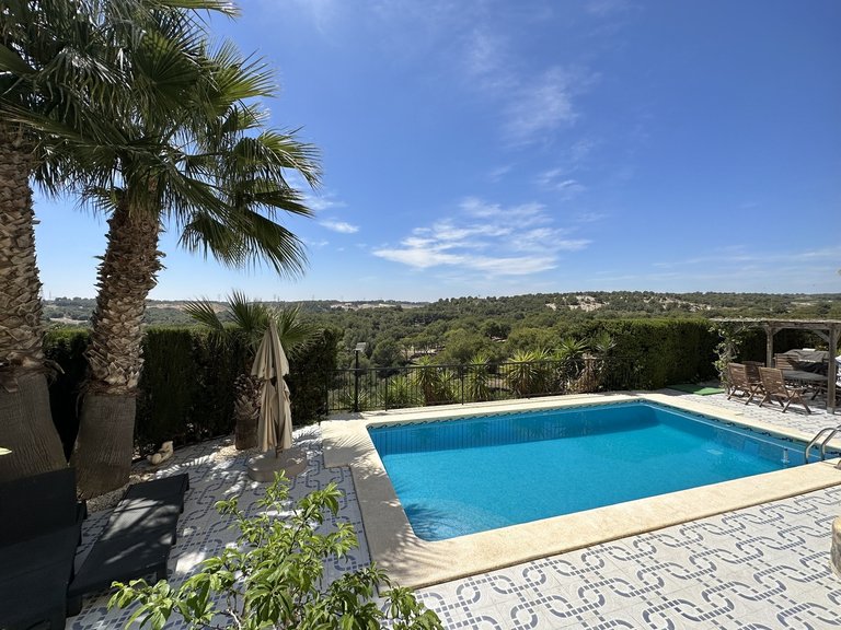 Villa for Sale in Las Ramblas, Alicante 3