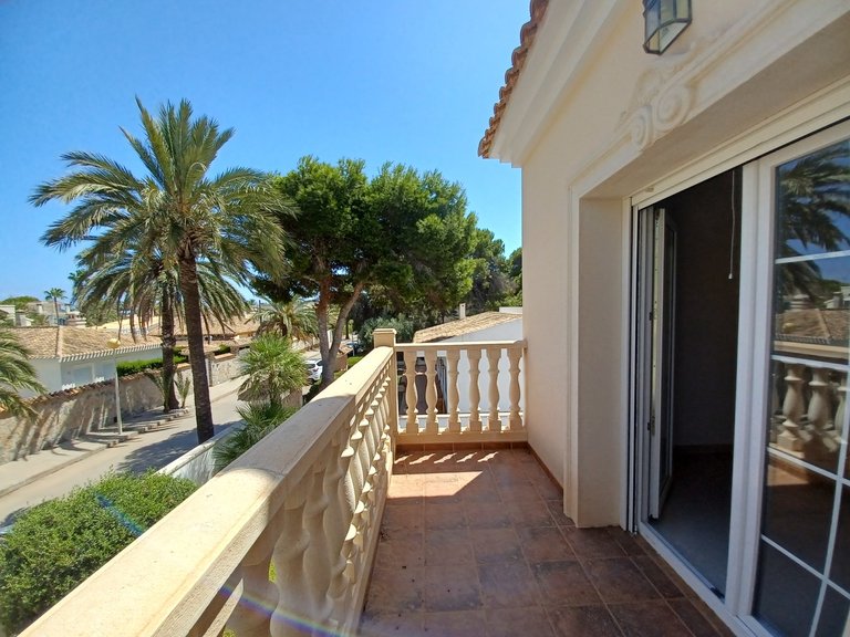 Villa for Sale in Cabo Roig, Alicante 23