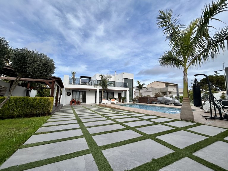 Villa for Sale in Costa Blanca Los Balcones, Alicante 4