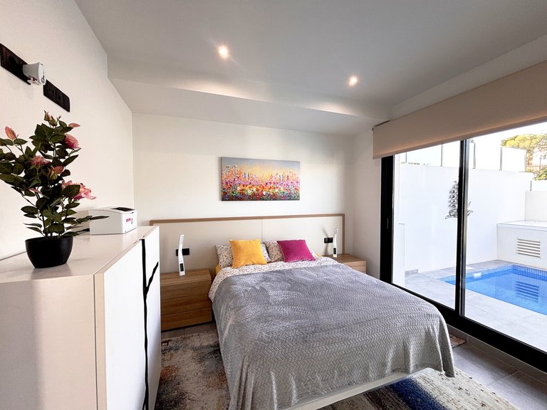 Villa for Sale in Villamartin, Alicante 17