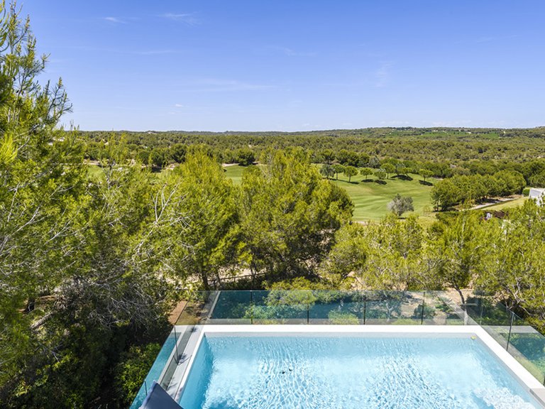Villa for Sale in Las Colinas Golf Resort, Alicante 1