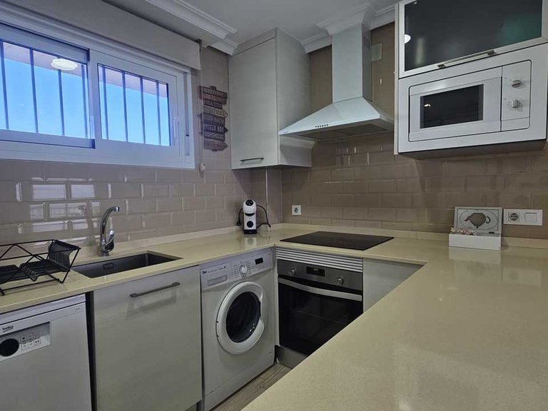 Apartment for Sale in Costa Blanca Mil Palmeras, Alicante 8