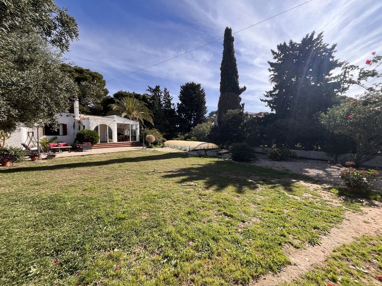 Villa for Sale in Cabo Roig, Alicante 33