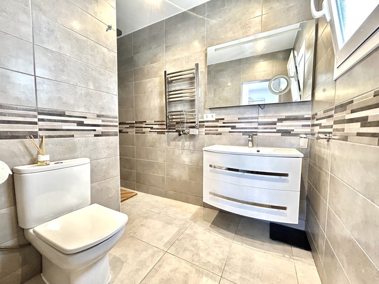 Villa for Sale in Villamartin, Alicante 15