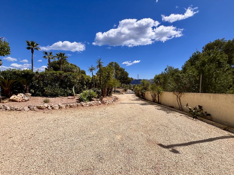 Villa for Sale in La Nucia, Alicante 42