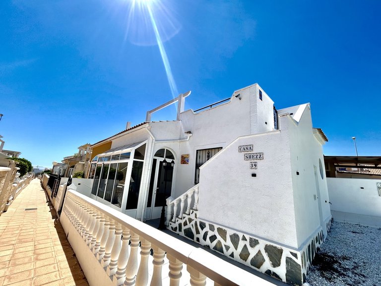 Town House for Sale in Punta Prima, Alicante 1