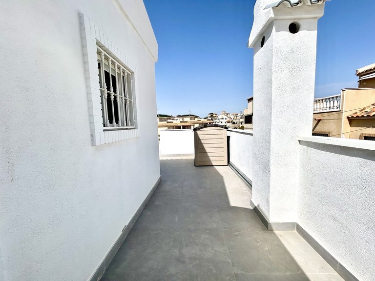 Villa for Sale in Costa Blanca Villamartin, Alicante 21