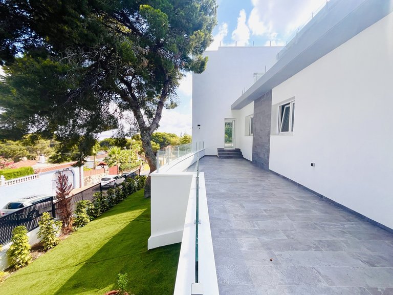 Villa for Sale in Costa Blanca Los Balcones, Alicante 39