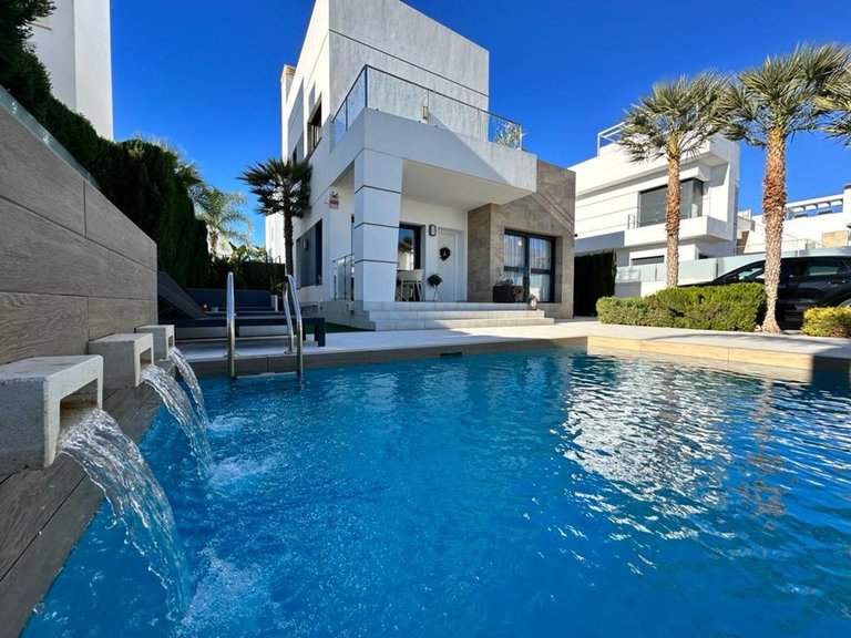 Villa for Sale in Ciudad Quesada, Alicante 3