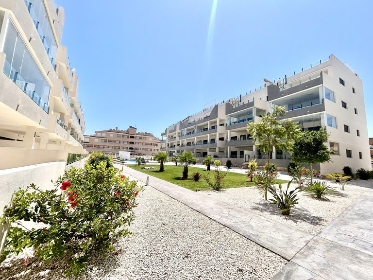 Apartment for Sale in Inland Los Dolses, Alicante 1