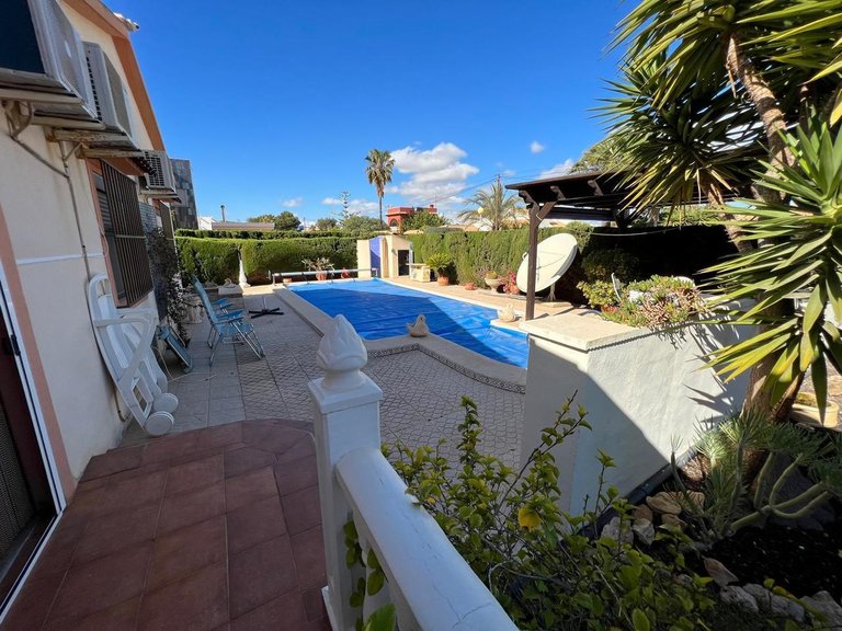 Villa for Sale in Costa Blanca Cabo Roig, Alicante 17