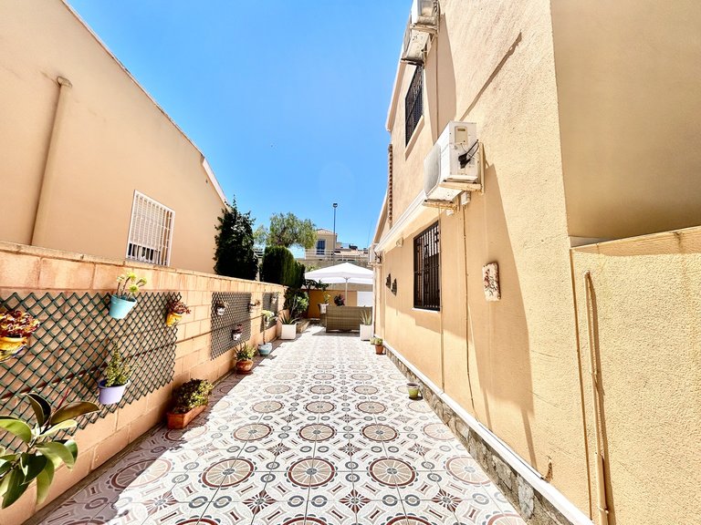 Villa for Sale in Costa Blanca Los Balcones, Alicante 40