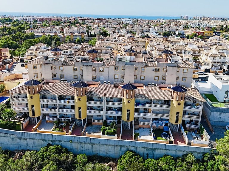 Apartment for Sale in Cabo Roig, Alicante 2