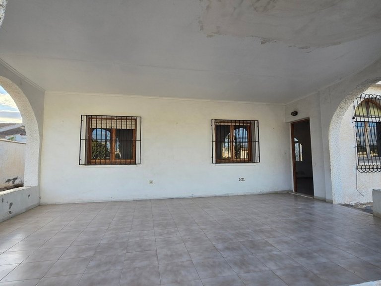 Villa for Sale in El Chaparral, Alicante 6